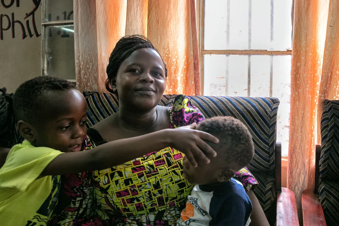 Umutoni Denise, afite imyaka 30, akunze gusengera ku rusengero rwa Victory Church mu Nyakabanda mu mujyi wa Kigali. 