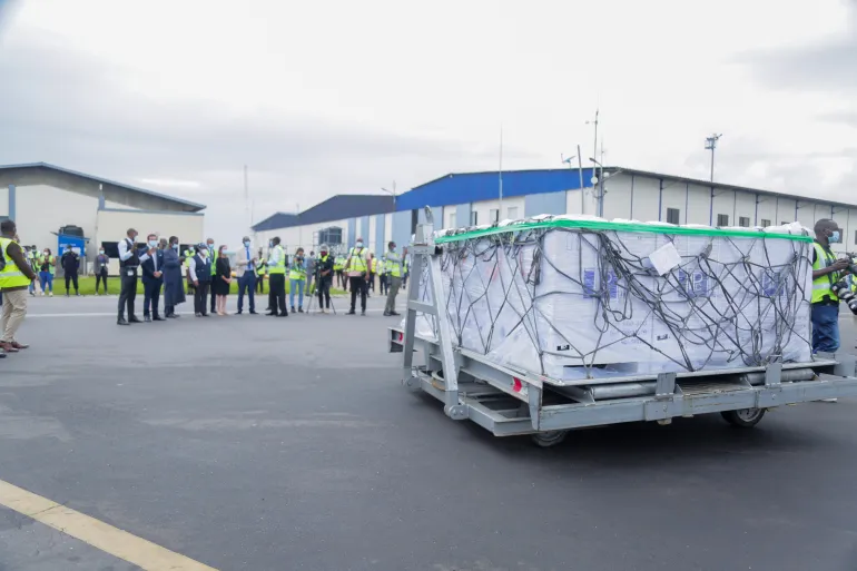 Airplane carrying the vaccines lands