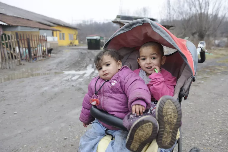 Roma children Belgrade Resnik 2017