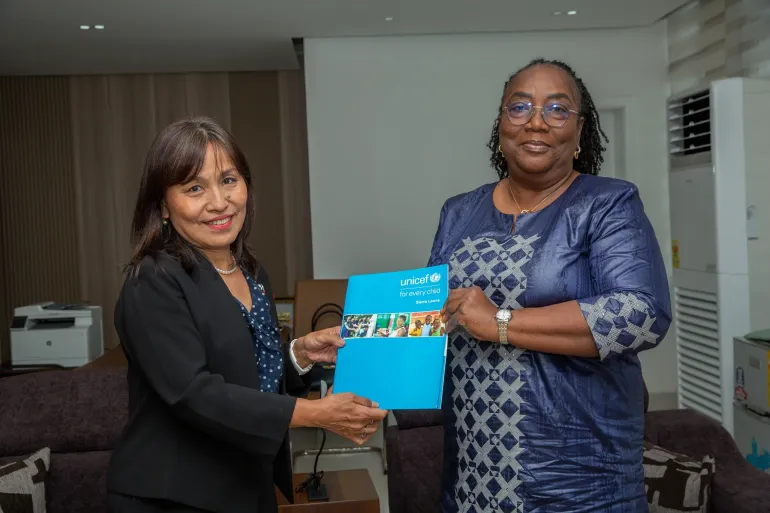 UNICEF Representative in Sierra Leone, Ms. Mariko Kagoshima, presents her credentials to Hon. Deputy Minister of Foreign Affairs Francess Paigie Alghali.