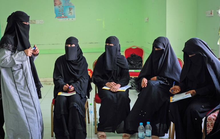 meeting-women