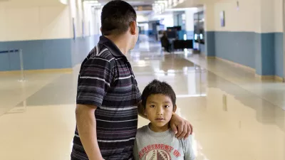 Un ni&ntilde;o y su padre, Guatemala