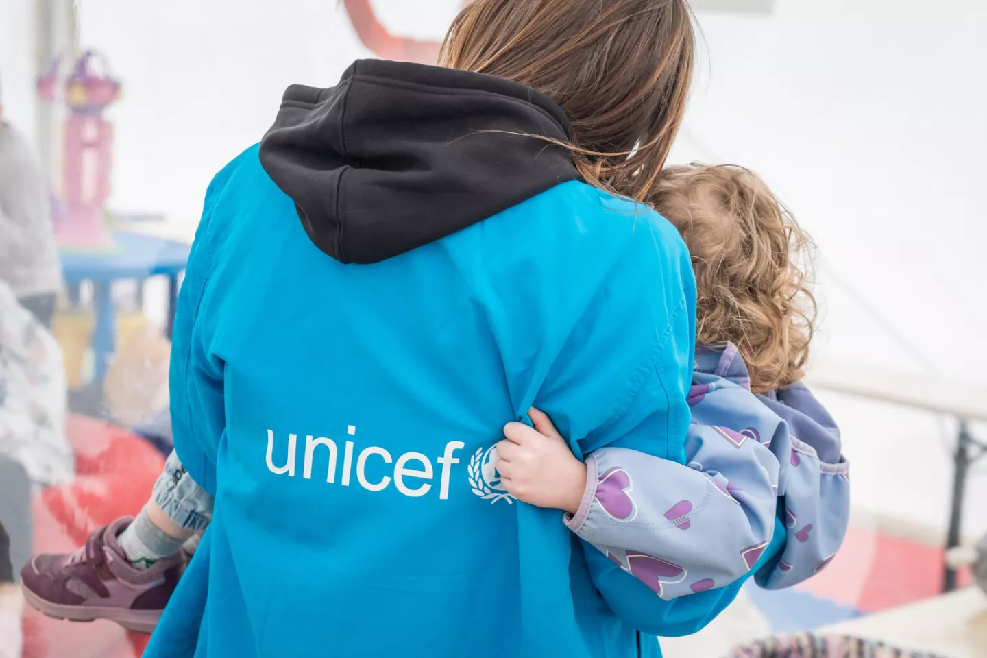 UNICEF and its partners are setting up Blue Dot hubs dedicated to supporting  refugee children and their families&rsquo; most immediate needs. 