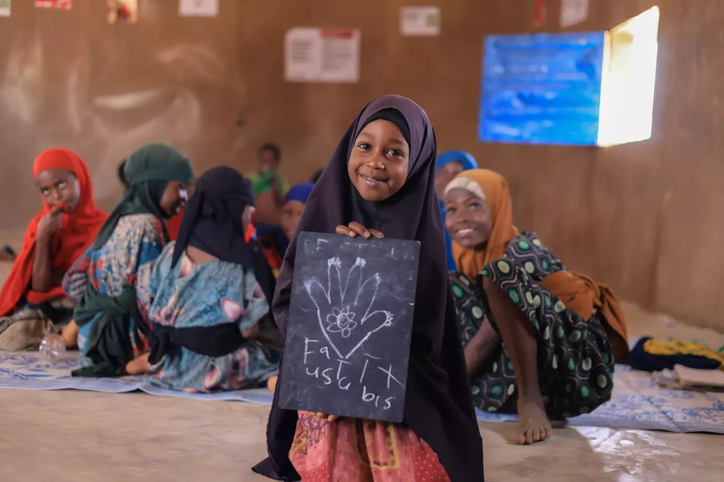In Dollo Ado, Dollo Bay, and Guradamole Woredas, in the Somali region of Ethiopia, children affected by climate-induced drought and floods are going to school for the first time and benefiting from the UNICEF-supported accelerated school programme.