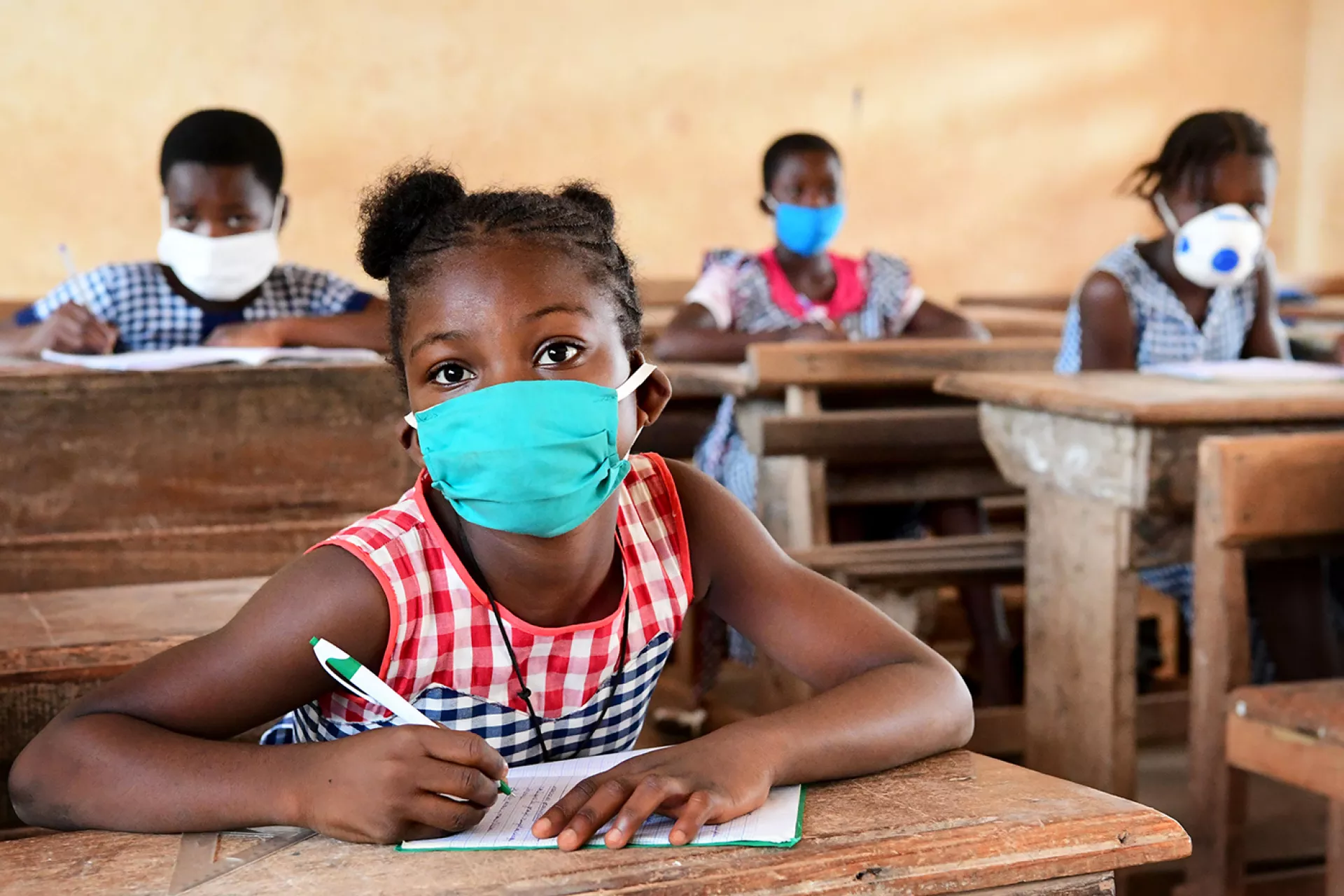 Students attending classes at the Primary school of San Pedro, in the South West of C&ocirc;te d'Ivoire.