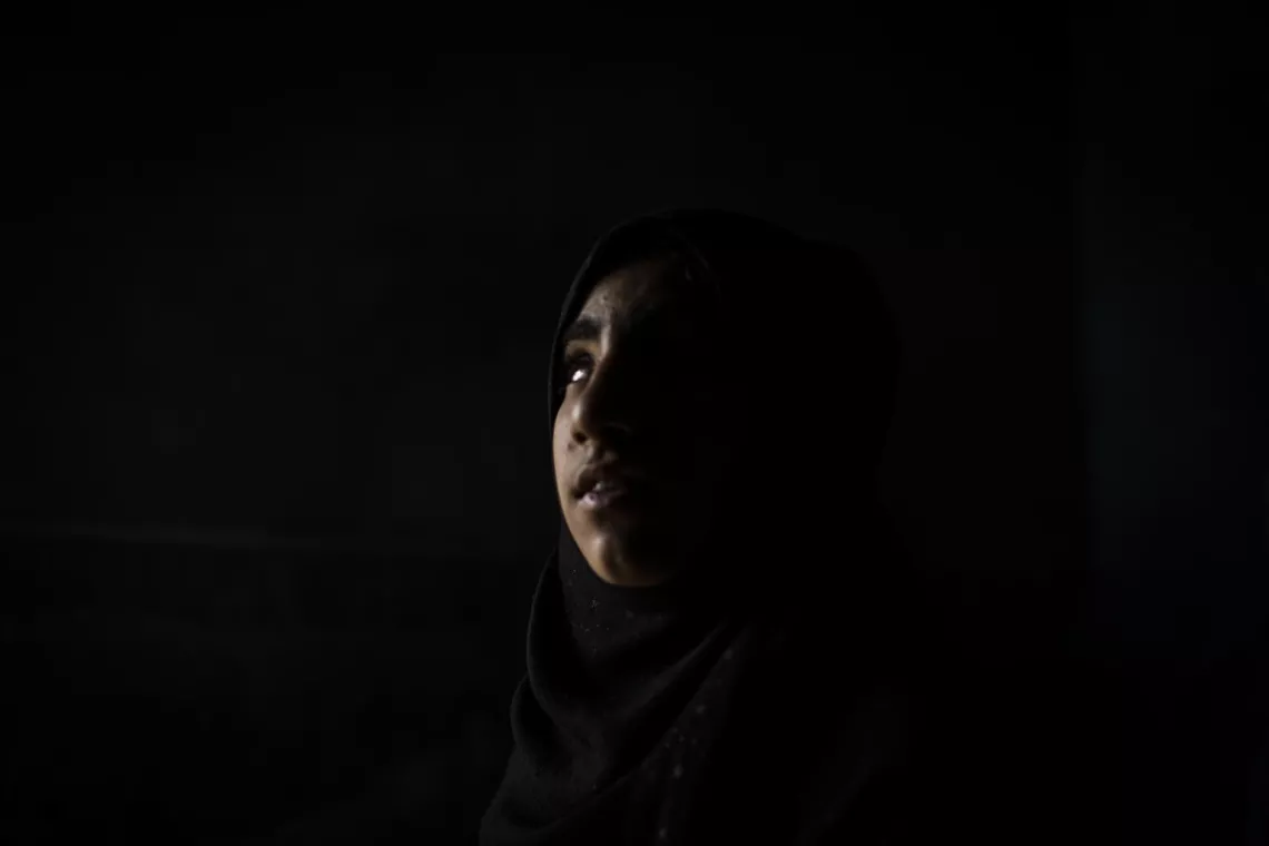 Portrait de Zainab dans sa maison, &agrave; Basra.