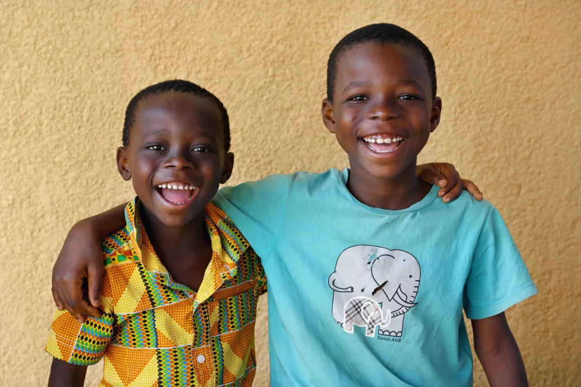 Children playing outside at the UNICEF-funded Hospital Centre Pietro in Odienn&eacute;, in the north-west of C&ocirc;te d&rsquo;Ivoire