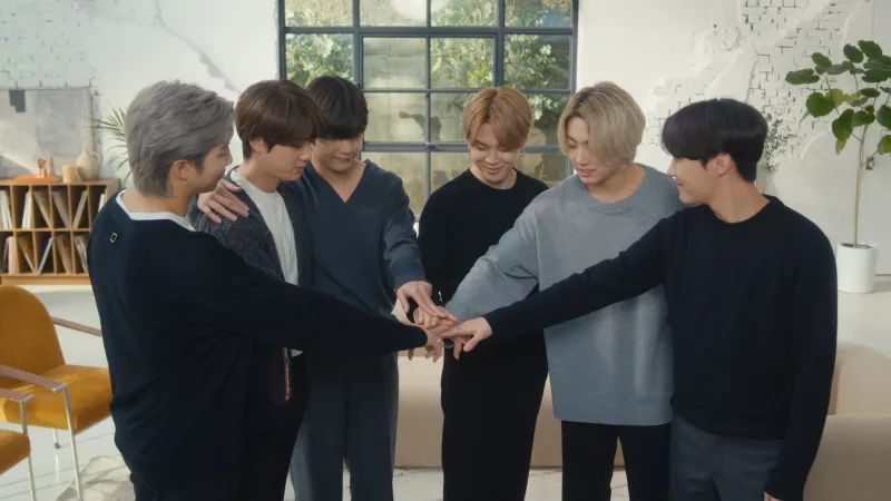 BTS renueva su compromiso con UNICEF para ayudar a poner fin a la violencia y el abandono, y promover la autoestima y el bienestar. 