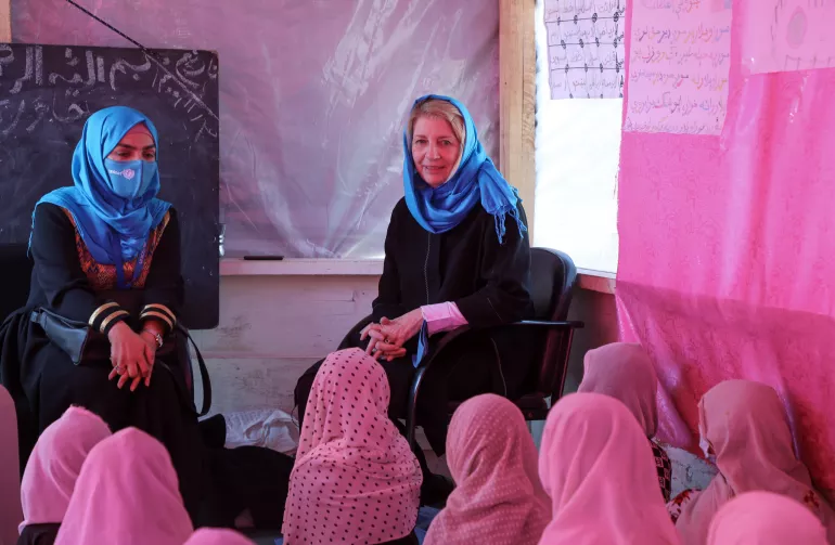 On 24 February 2022, UNICEF Executive Director, Catherine Russell, talks to girls attending classes at a UNICEF-supported community-based school in Kandahar&rsquo;s Dand district.