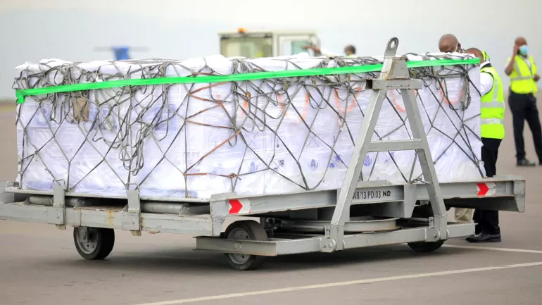 Rwanda vaccine arrival 