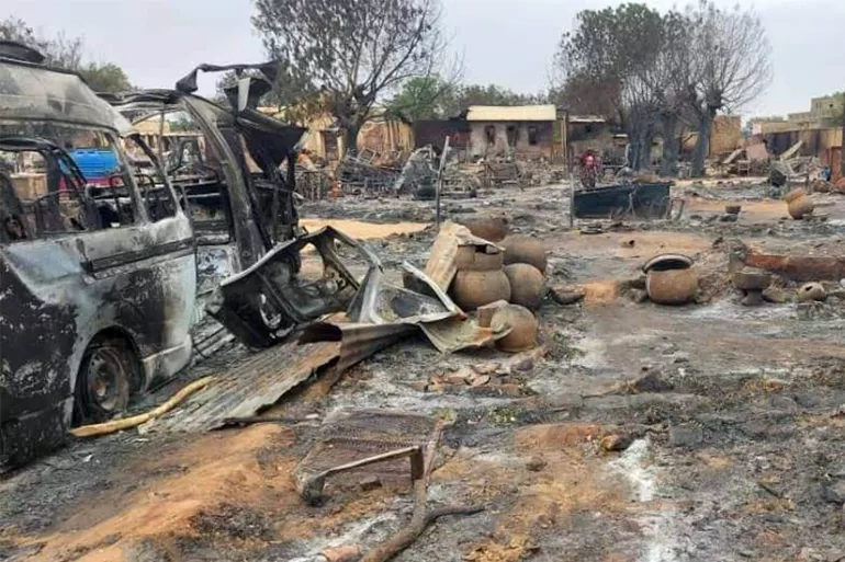 Cette photo prise le 1er septembre 2023 montre une vue de la destruction d'un march&eacute; aux bestiaux &agrave; Al-Fasher, capitale de l'&Eacute;tat du Darfour Nord au Soudan. 