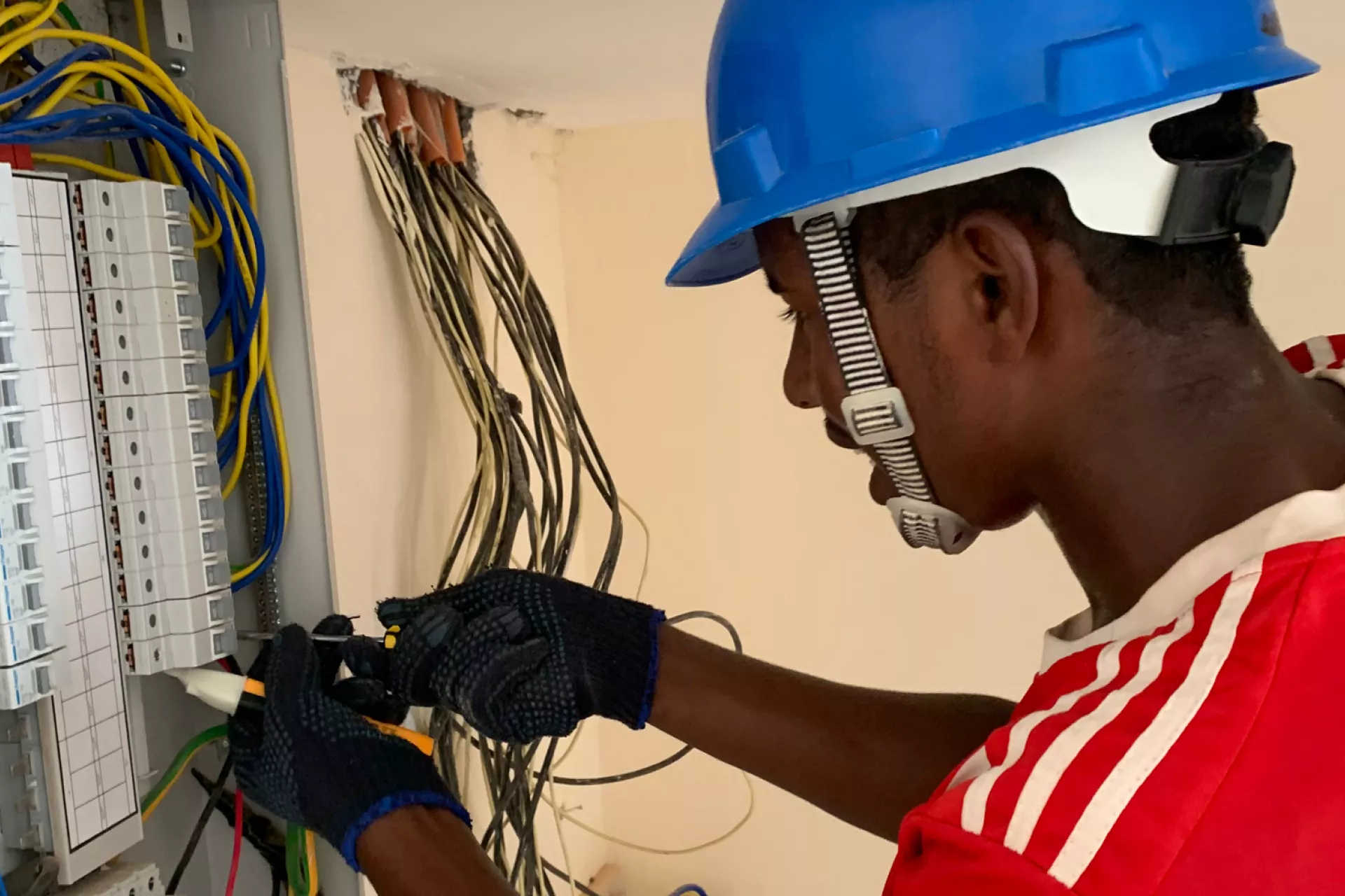 electrician-trainee