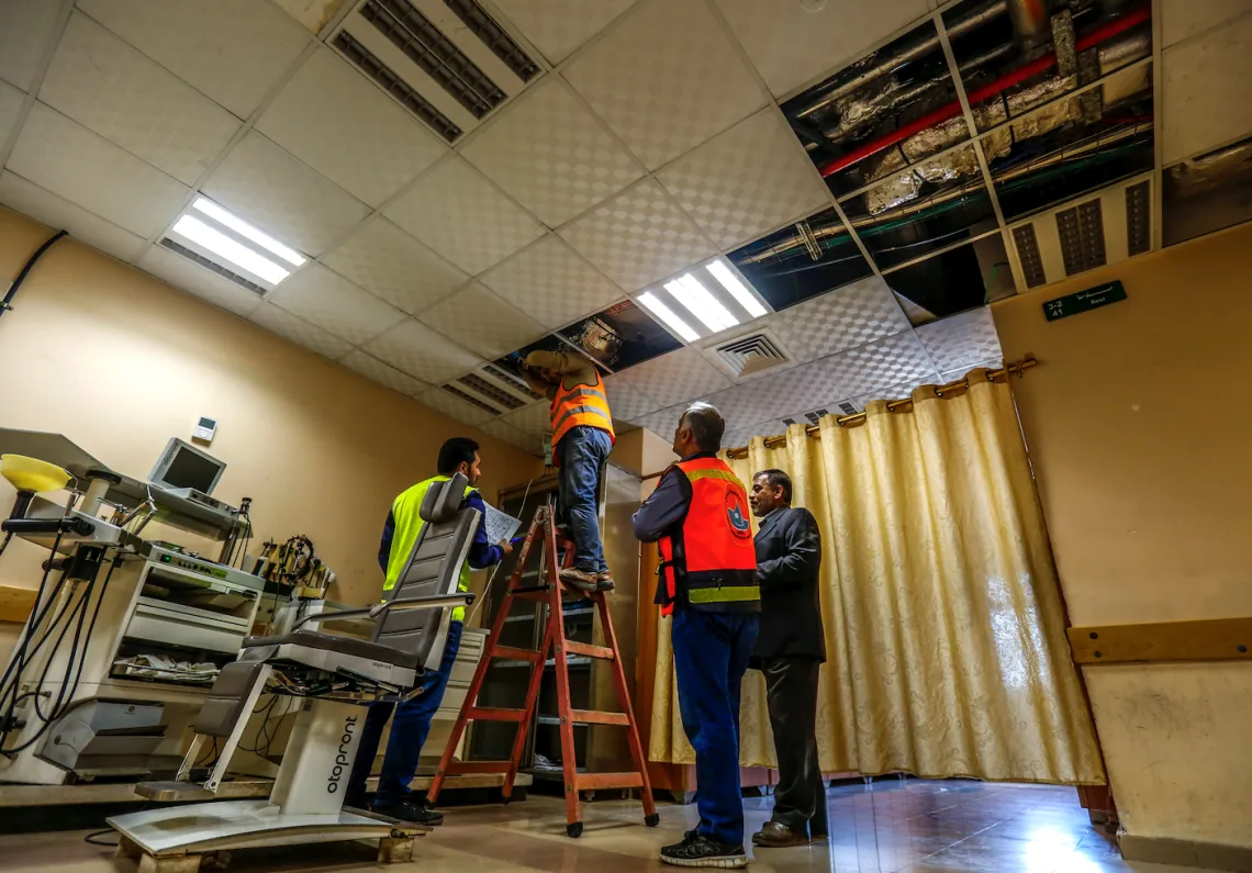 UNICEF engineering teams in Gaza City's Shifa Hospital work to replace aging pipes while the hospital carries out normal operations