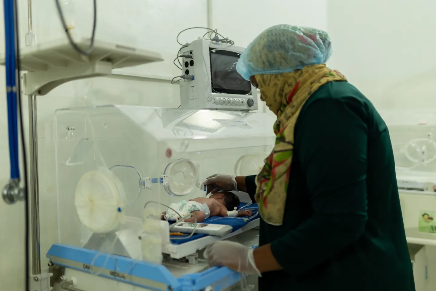 newborn health, health, NICU, newborn intensive care unit, preterm babies, birth complications, sepsis, hospital, 