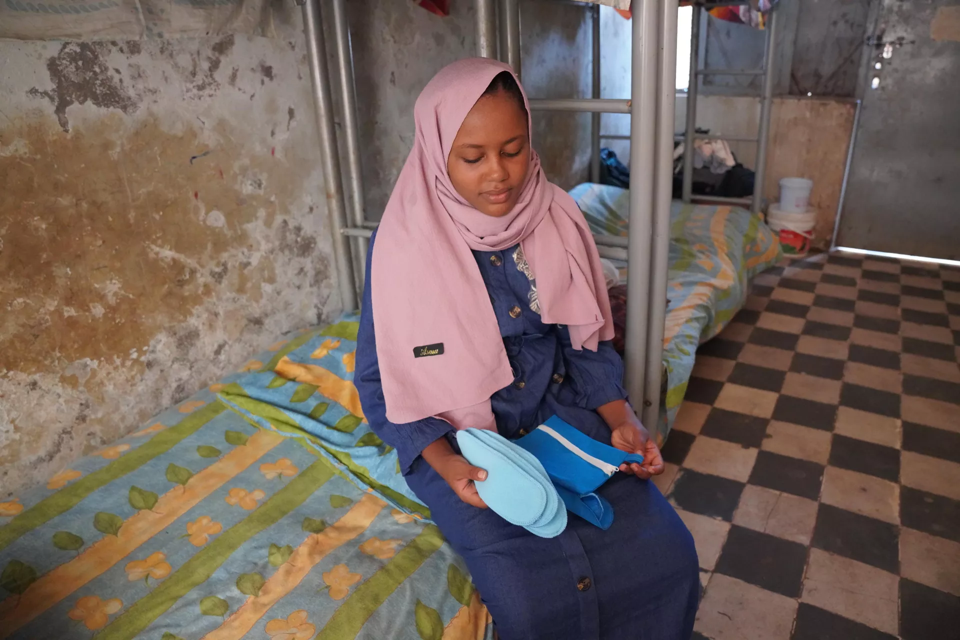 UNICEF hygiene kits, dignity kits, menstruation, menstrual hygiene, adolescent girls, women, displaced children, displaced women, Sudan, crisis, WASH, hygiene, soap