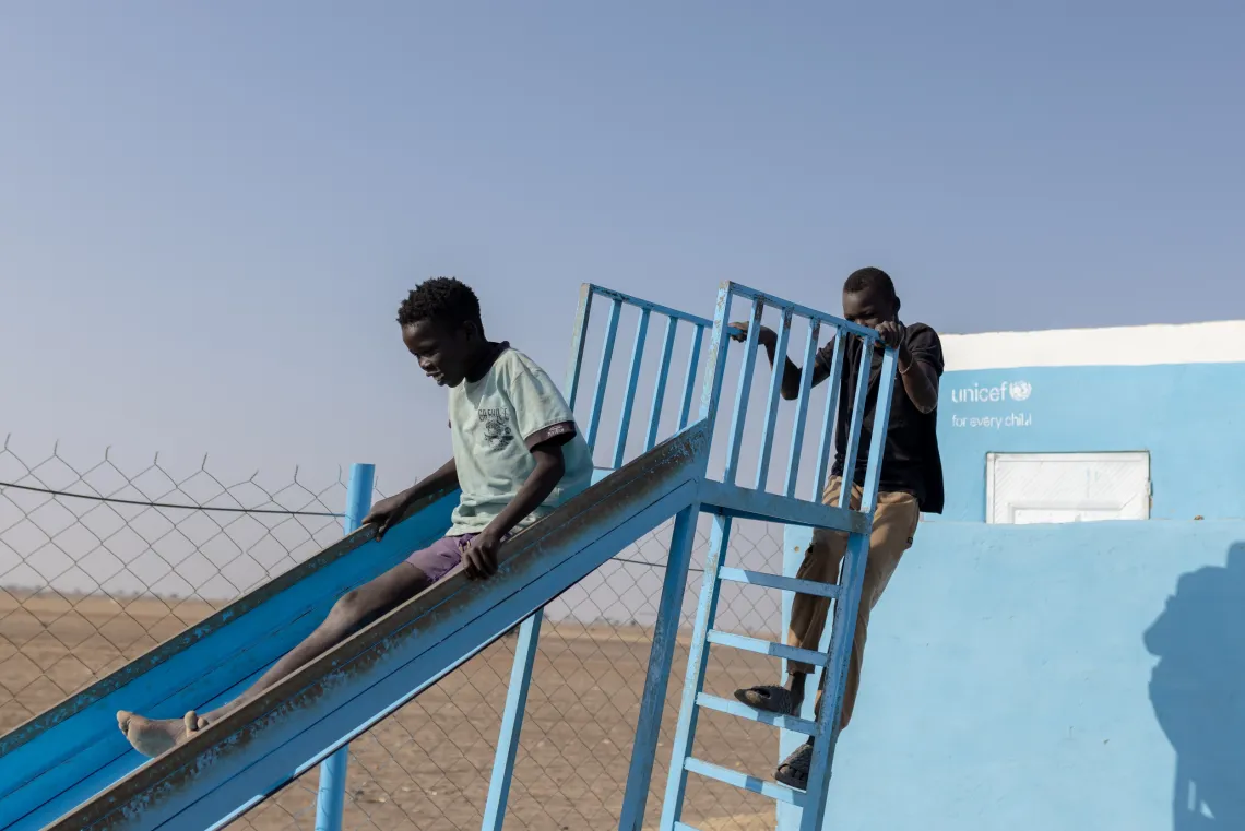PROSPECTS, refugees, displaced children, child friendly spaces, CFS, safe environments for children affected by conflict, play, psychosocial support, heal, drawing, Sudan, UNICEF, 