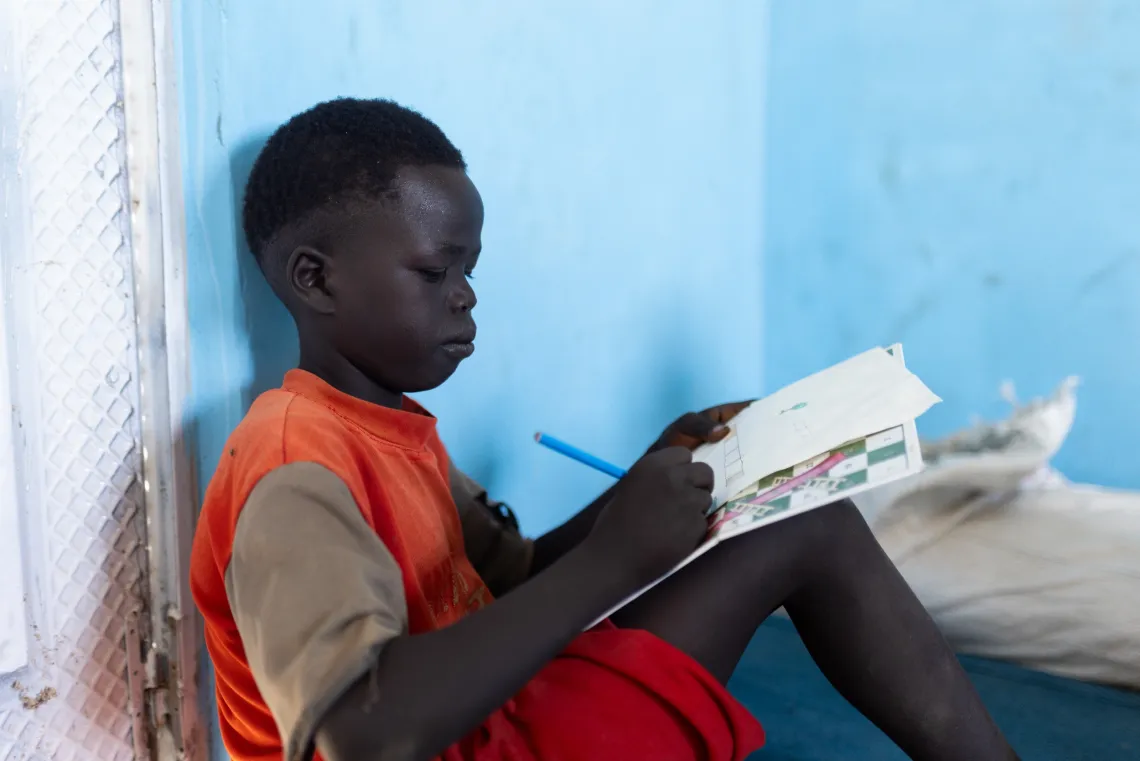 PROSPECTS, refugees, displaced children, child friendly spaces, CFS, safe environments for children affected by conflict, play, psychosocial support, heal, drawing, Sudan, UNICEF, 