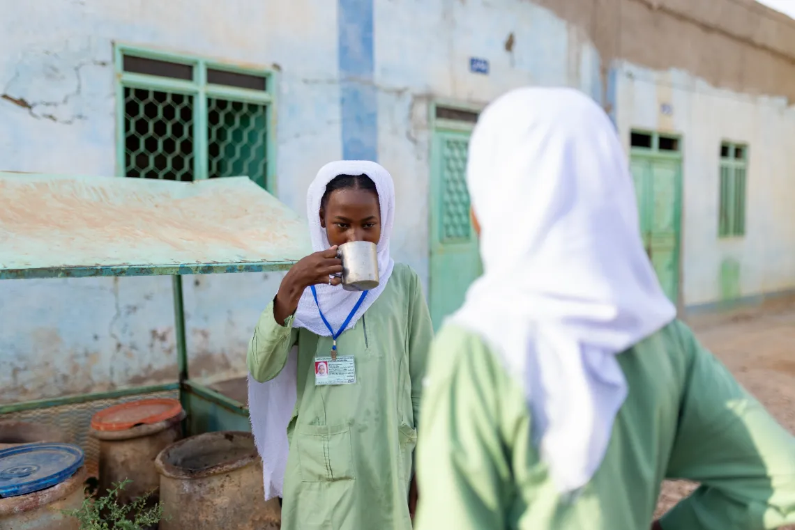 clean water, safe water, ECHO, European Union, UNICEF, Sudan, displaced children, armed conflict, armed conflict, children in armed conflict, children, cholera, destruction of water facilities