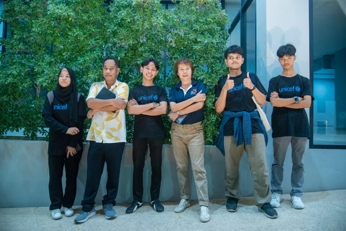 Young people visited TK park Yala.