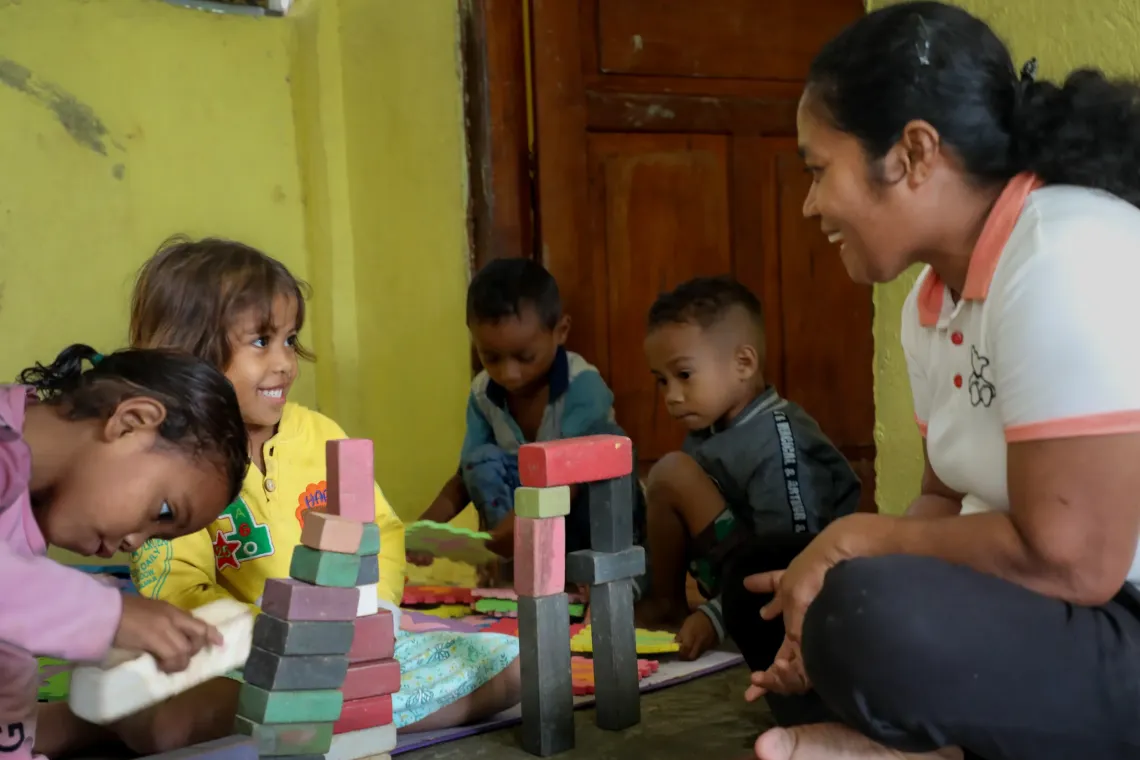 Building blocks are a great way for children to learn coordination, shapes and colours. 