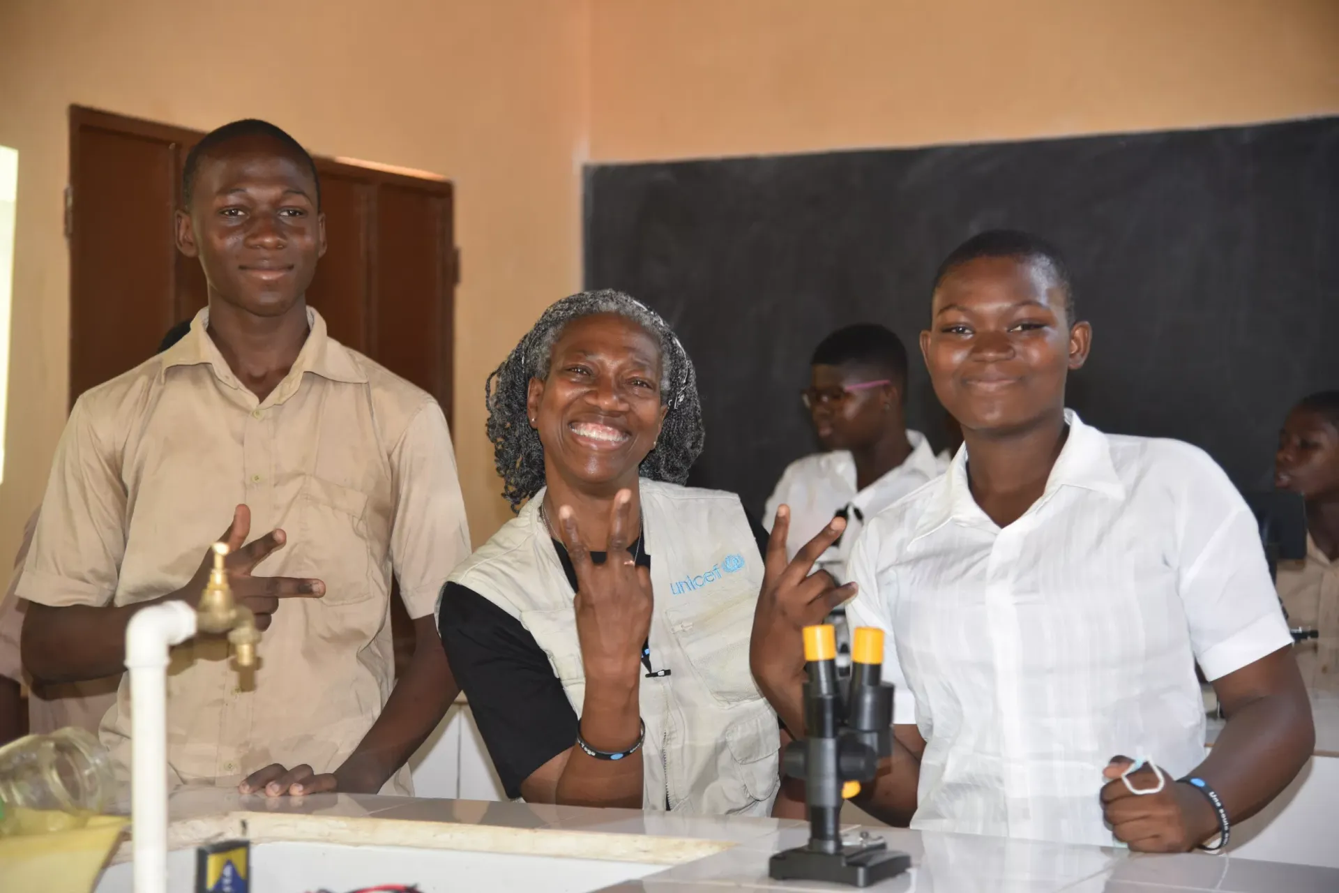 Visite laboratoire scientifique du Lyc&eacute;e de Nassabl&eacute;
