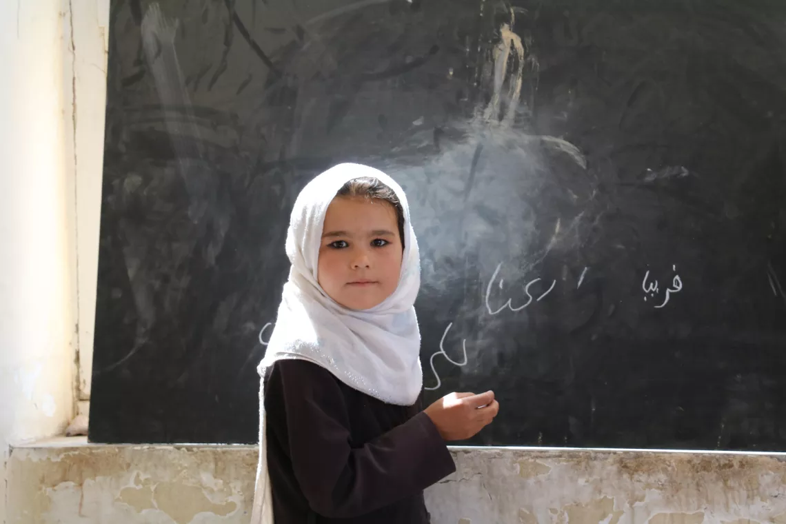 アフガニスタン：中央高地の長い冬休み、学校再開を待ち望む子どもたち