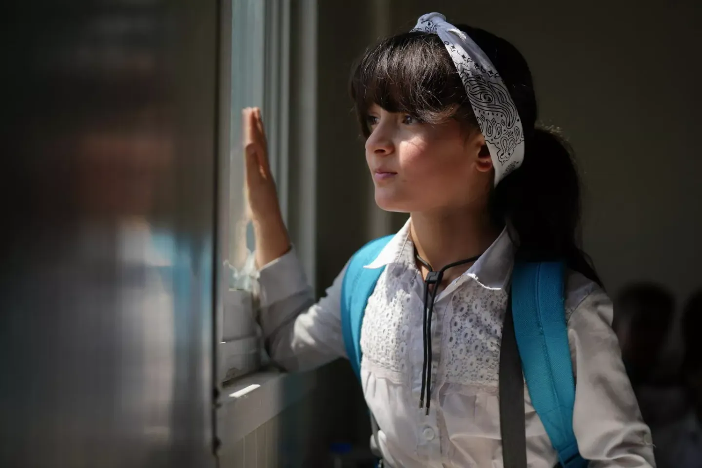 Neveen is an extraordinary 10-year-old girl. Her family originally hailed from Kobani, Syria. Neveen, the elder sibling, shares love and support with her younger sister, Nourshin, and her brother, Ali.