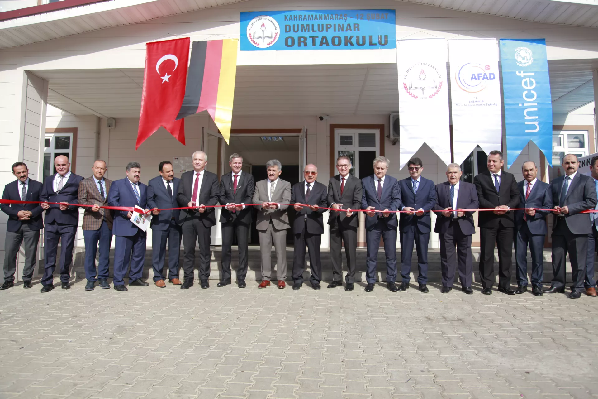 Daha &ccedil;ok sayıda T&uuml;rk ve Suriyeli &ccedil;ocuğa ulaşacak yeni bir okul
