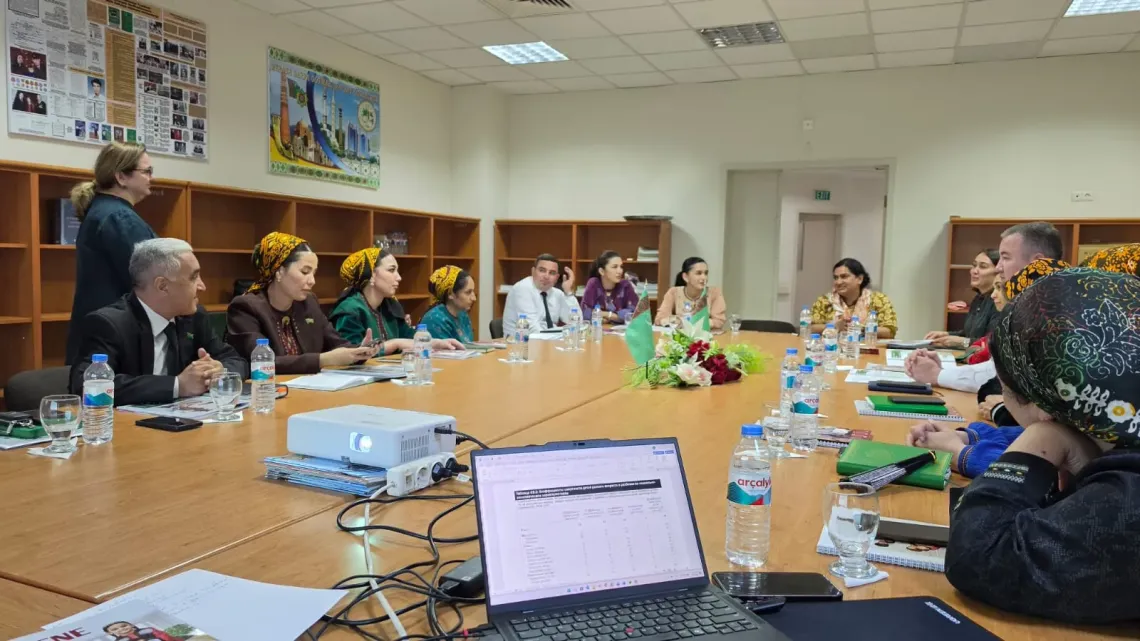 Participants attend a roundtable discussions
