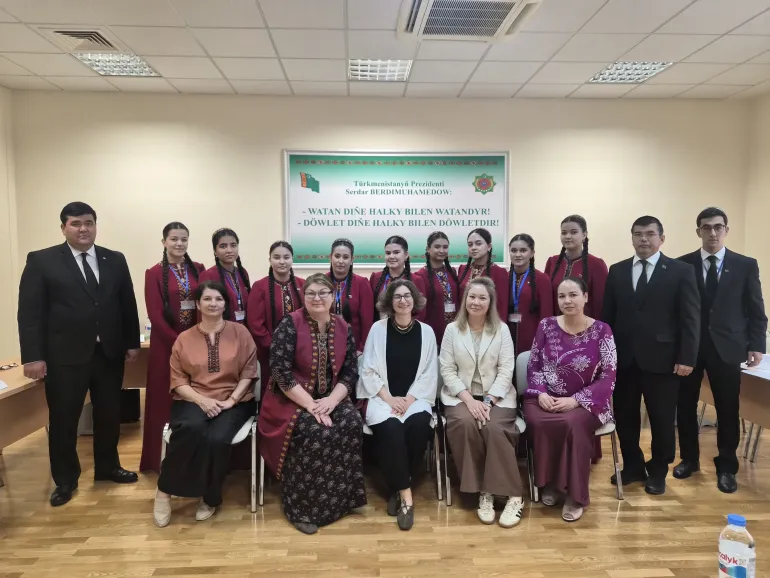 Participants and experts gather at the conclusion of a training programme aimed at advancing social work and strengthening professional capacity in Turkmenistan.