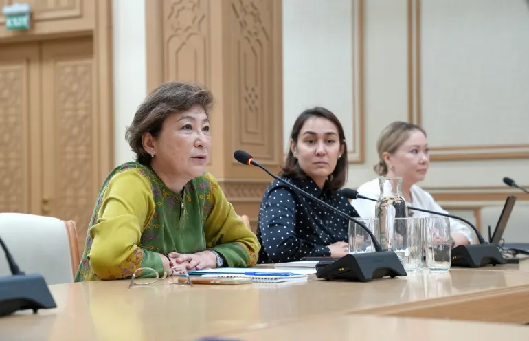 UNICEF and national partners review lessons from the three-month pilot of parenting support groups in Ashgabat and Dashoguz, discussing ways to strengthen family support services in Turkmenistan.