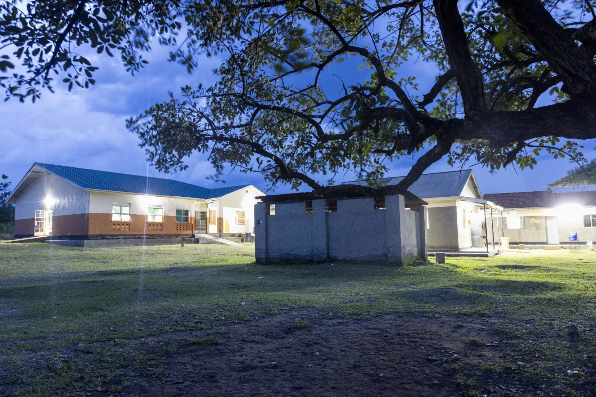 Amomwa Health Centre III illuminated at night after the completion of solar electrification under the Health Facility Solar Electrification (HFSE) project, funded by Gavi, the Vaccine Alliance, and implemented by UNICEF with the Ministry of Health and WHO. 