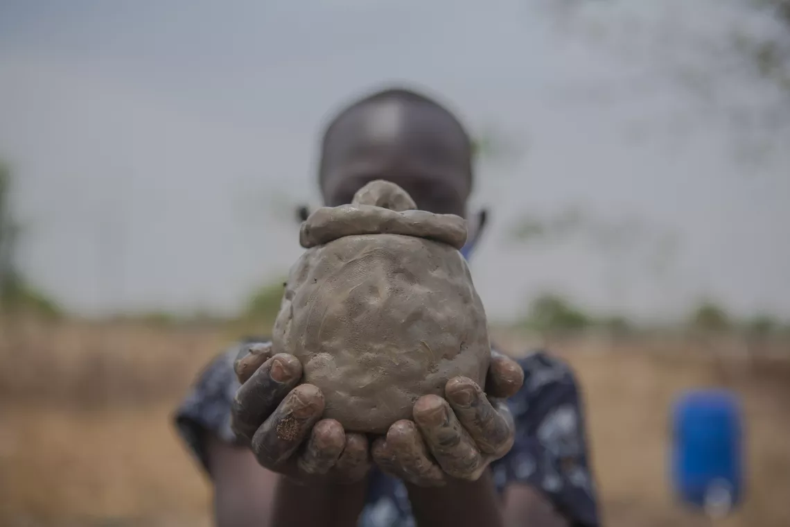 child friendly spaces, child friendly schools, refugees, refugee children, South Sudan, Uganda, UNICEF, Save the Children, play, interacting, stimulating, learning, child protection