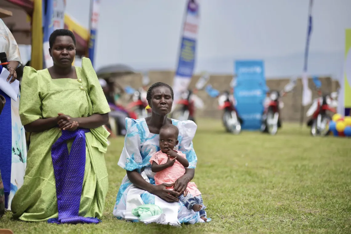 Attendees thank His Majesty William Wilberforce Kadhumbula Gabula Nadiope IV, the Kyabazinga of Busoga, during the UNICEF Uganda and Kyabazinga Initiative partnership event at Igenge Palace in Jinja, Uganda, on August 7, 2026.