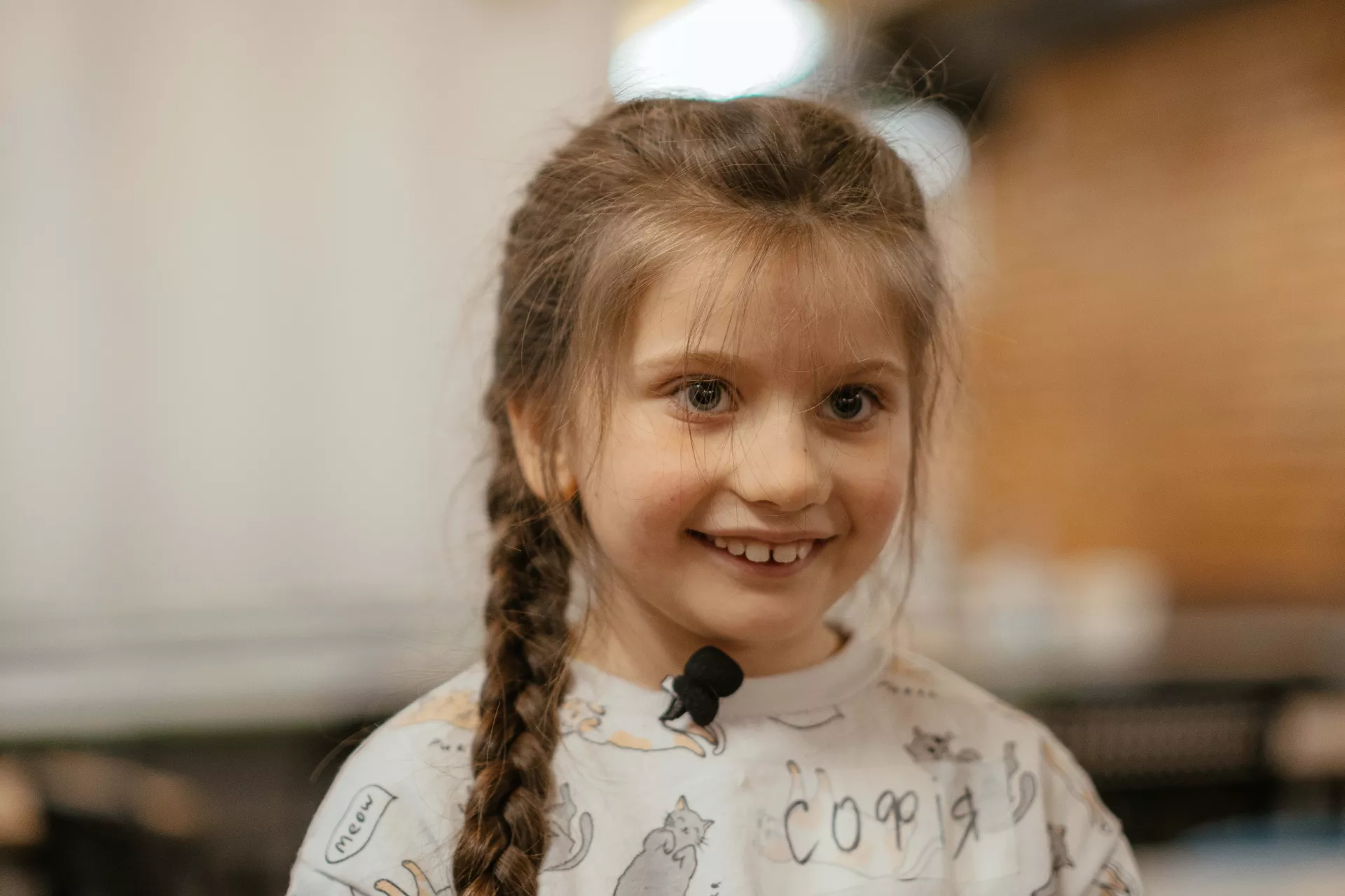 7-year-old Sofia, who studies in the first grade, is glad that she came to the event, because here she can communicate with her peers and do her favorite thing - draw