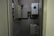 Інвертори встановленні в укритті