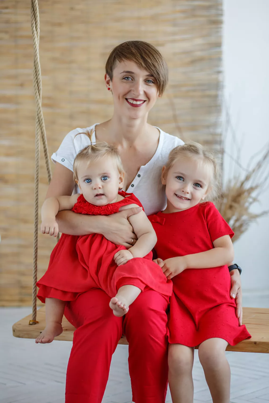 Маріанна Рудик, підприємиця, блогерка. Мама Юстини (6 років) та Олесі (3 роки). Львів