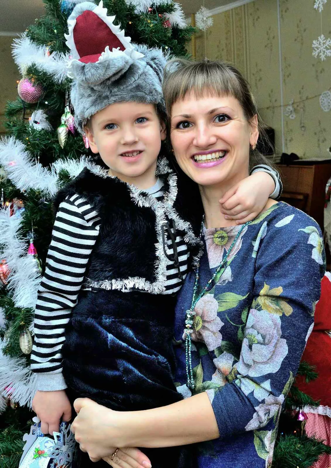 Олена Шаніна, бібліотекарка, мама двох дітей. Розповідає про молодшого - 9-річного Максима. Вугледар.
