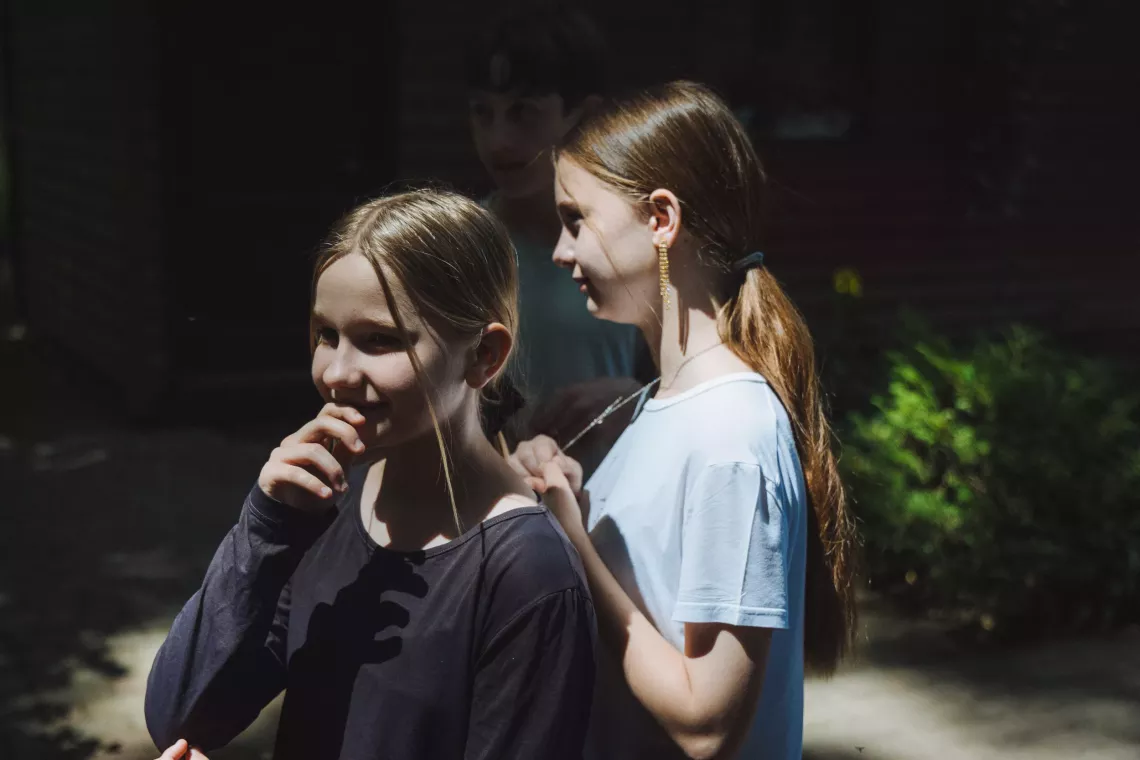 Nicole (14) and Olivia (11)