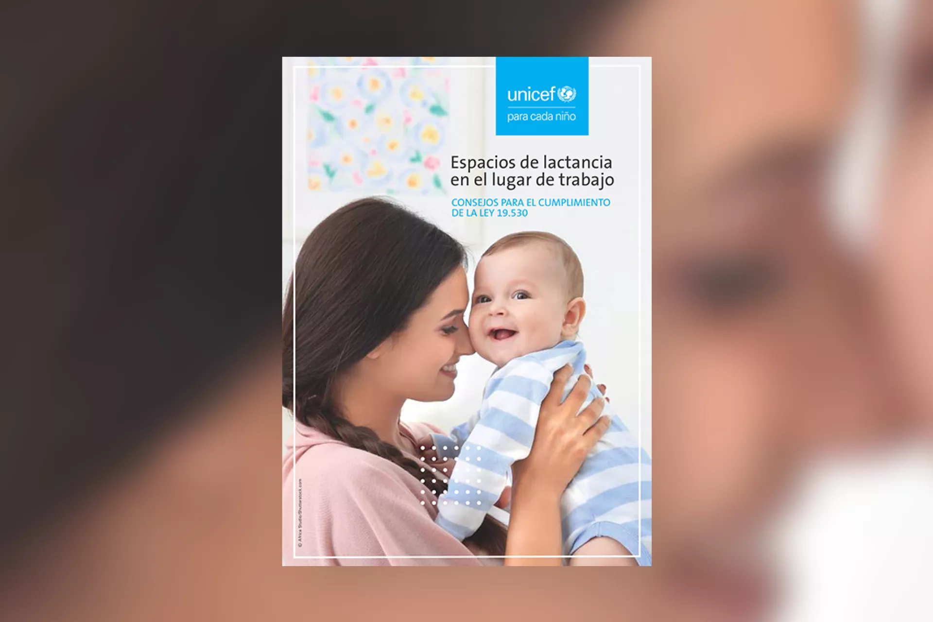 Tapa del folleto "Espacios de lactancia en el lugar de trabajo"