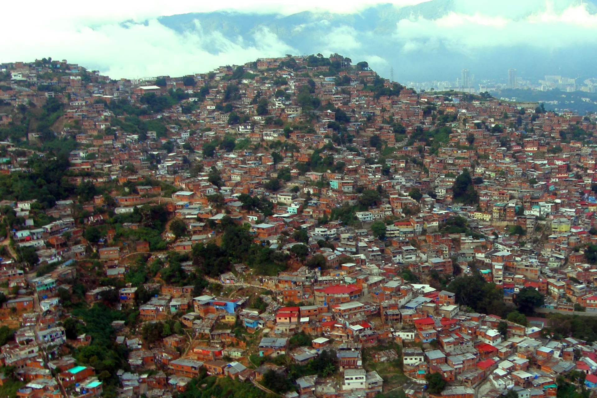 Vista a&eacute;rea de Petare, en Caracas, Venezuela
