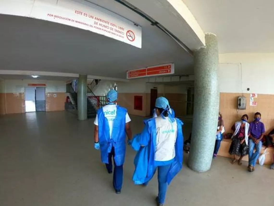 Equipo de UNICEF entra en un hospital del estado Bol&iacute;var