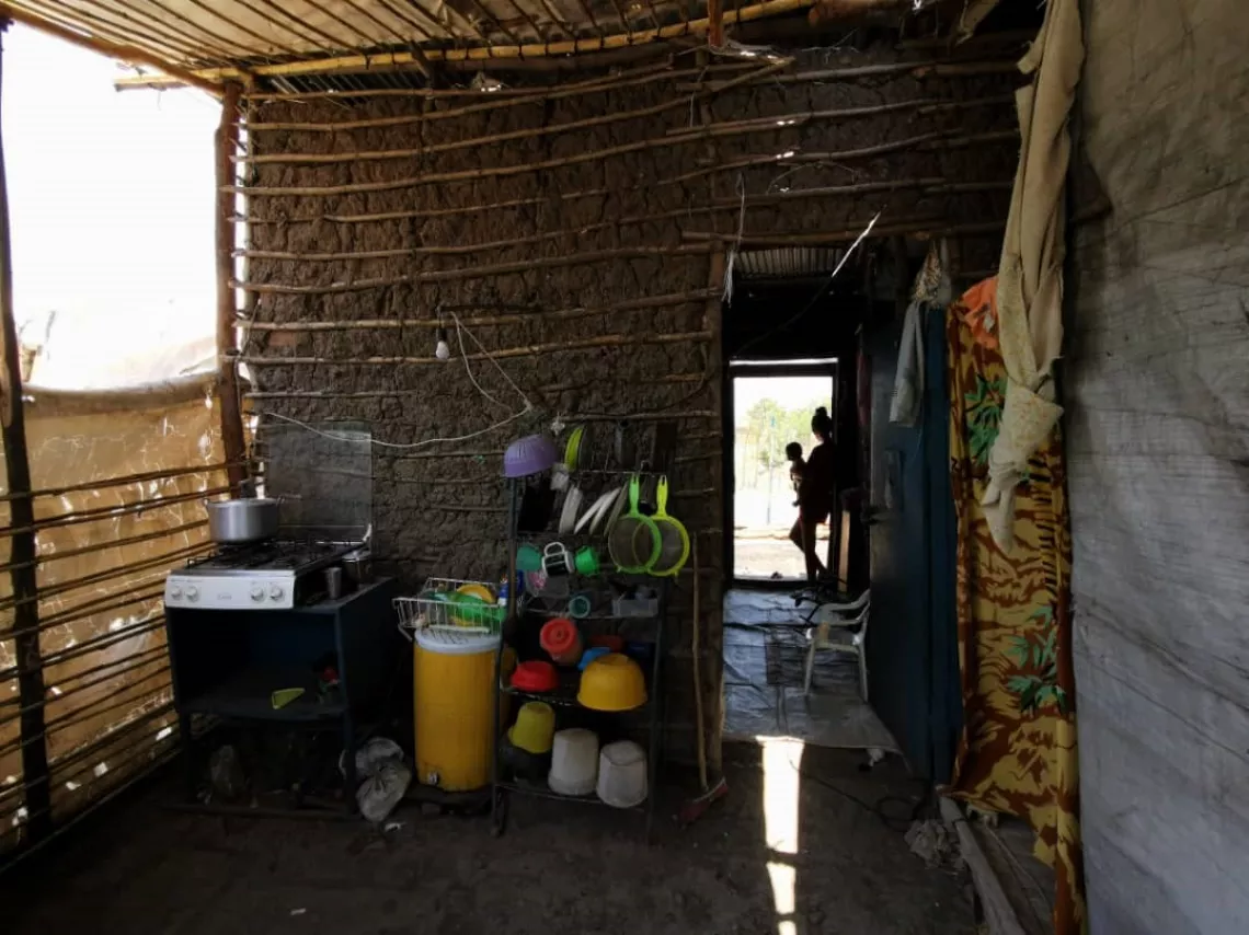 Equipo de UNICEF en una vivienda de San Antonio de T&aacute;chira