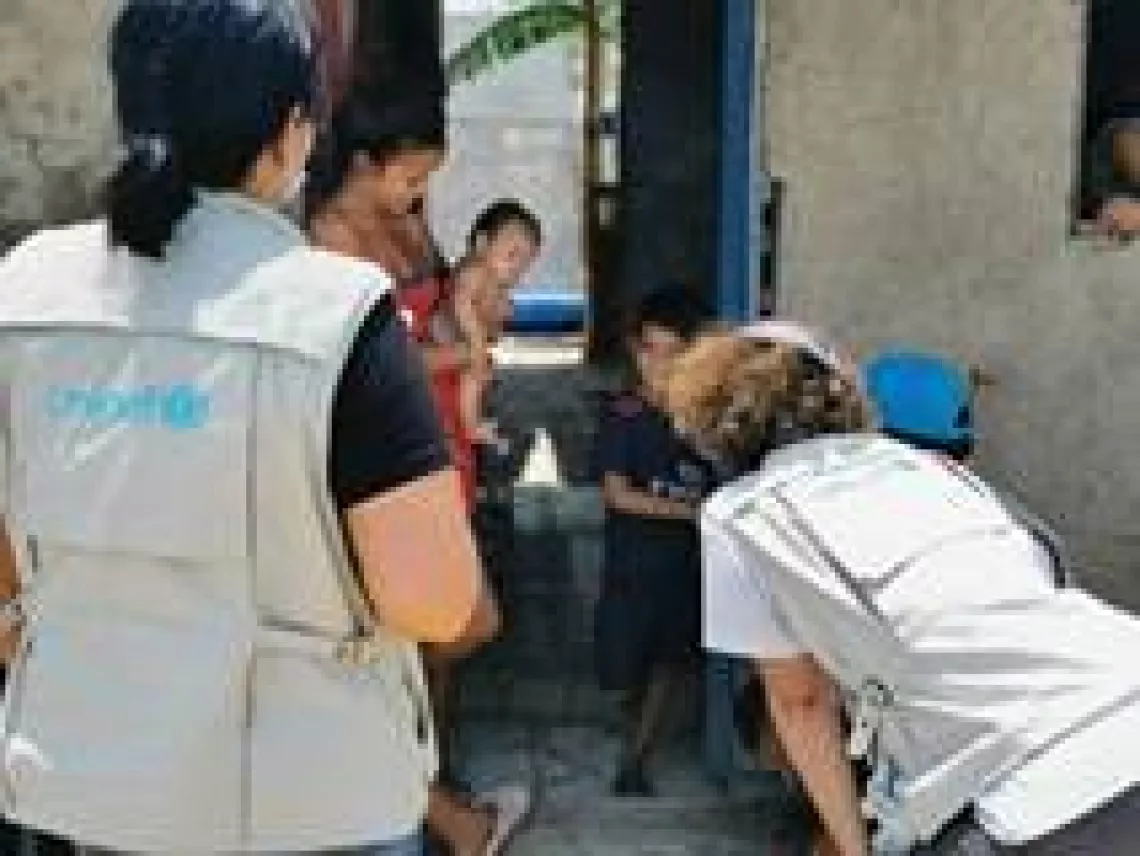Equipo de UNICEF visitan una vivienda de San Antonio de T&aacute;chira