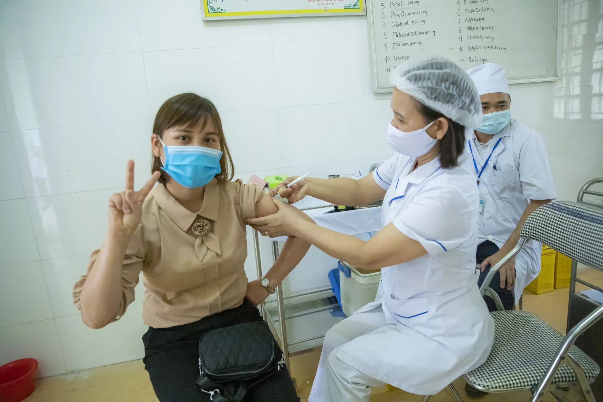 Health workers and frontline forces in Luc Nam district, Bac Giang province received the first vaccination from the COVID-19 vaccine batch supported by the COVAX Facility in early April.