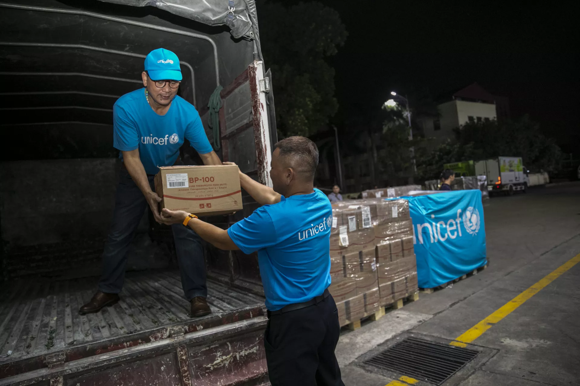 UNICEF airlifts 10 tons of therapeutic food to Viet Nam for malnourished children