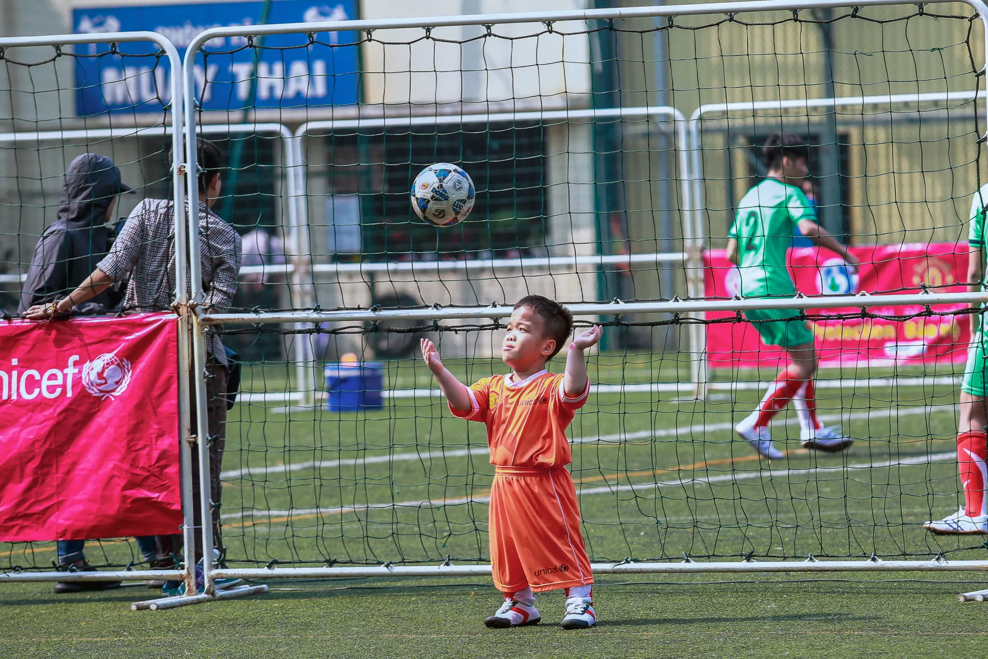 Thể thao l&agrave; một trong những hoạt động cần thiết đối với sự ph&aacute;t triển của trẻ em