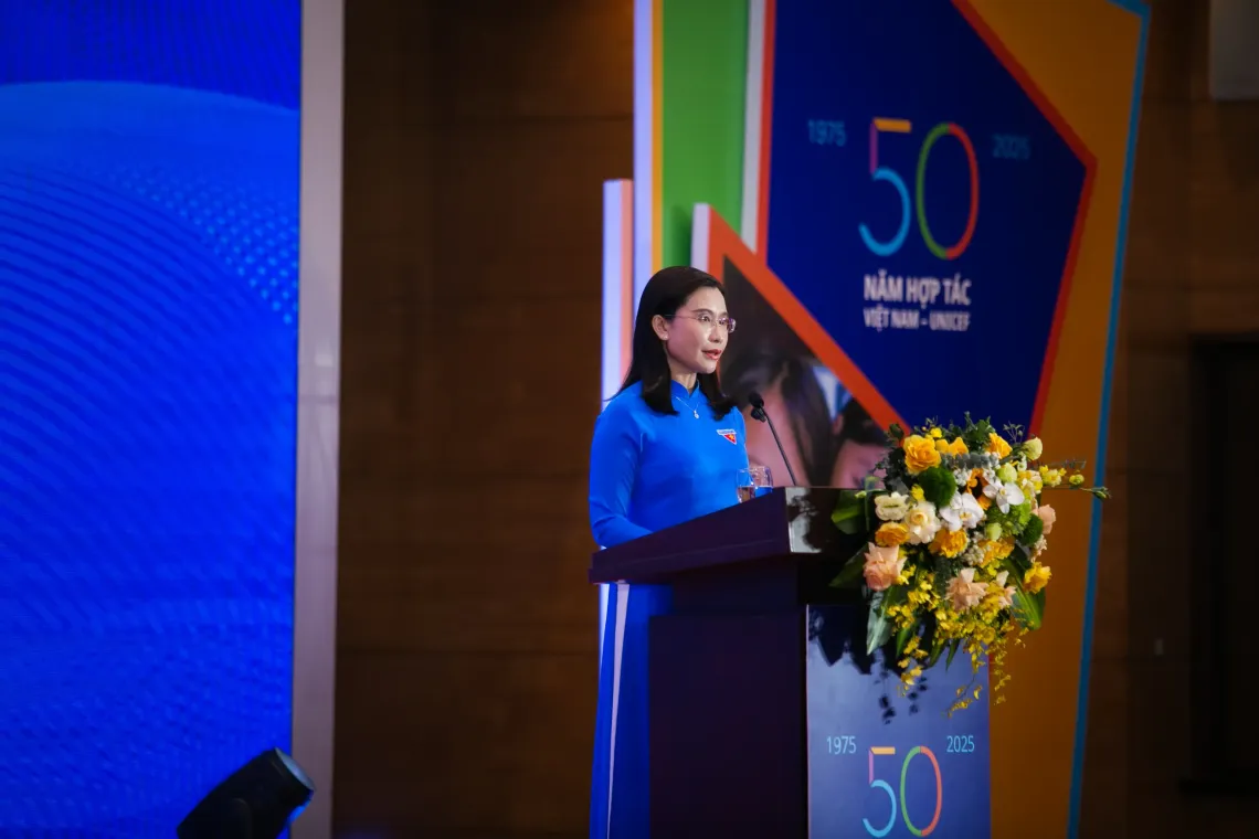 Ms. Nguyen Pham Duy Trang, Secretary of the Ho Chi Minh Communist Youth Union at the ceremony 