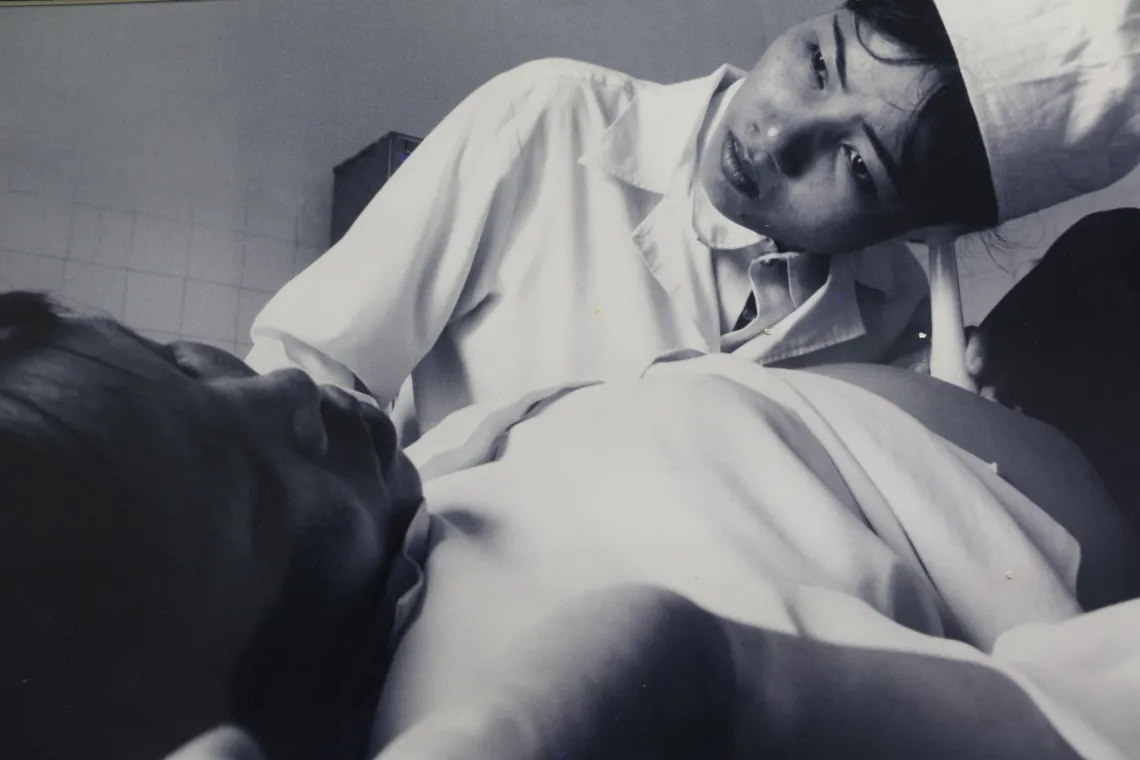 A pre-natal examination in a UNICEF assisted community, health center in La Son Commune in Ha Nam province, 1999.