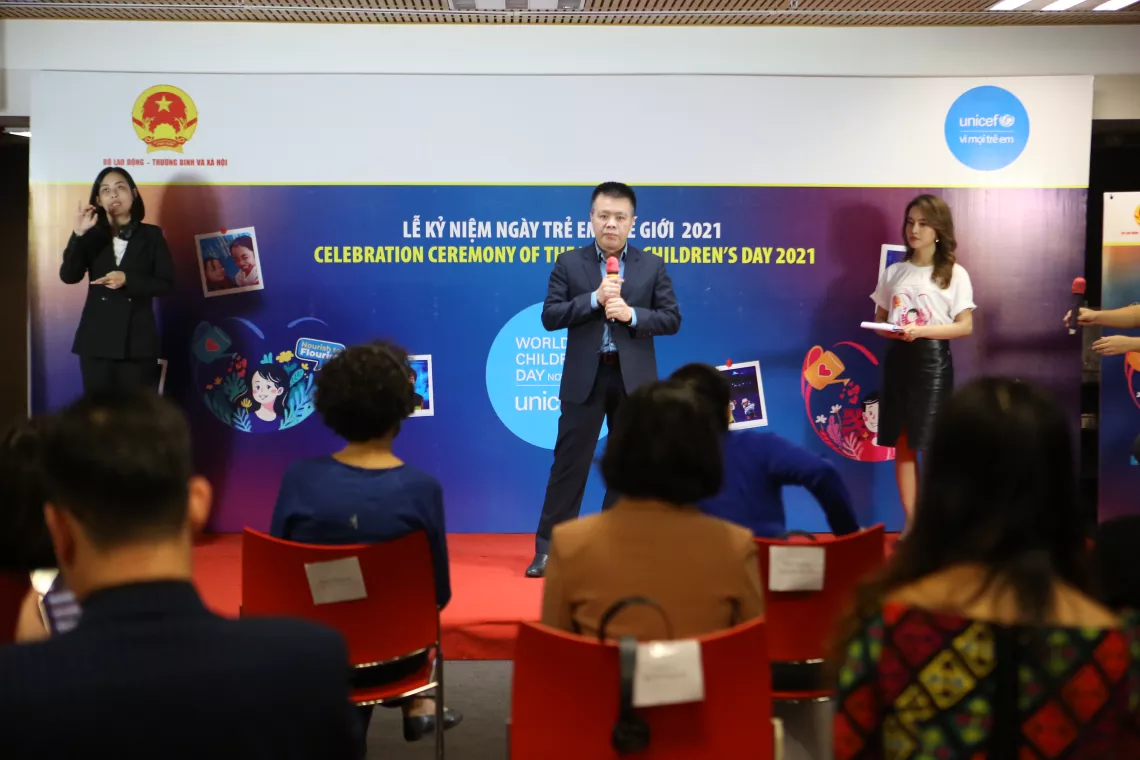 Mr Nguyen Lam Thanh, Tiktok Representative in Viet Nam, announce a Tiktok challenge at the event. Taking the idea of &ldquo;disconnect to reconnect&rdquo;, the challenges encourage children to separate themselves from digital devices and spend time with families, friends and experience the real world.&nbsp;
